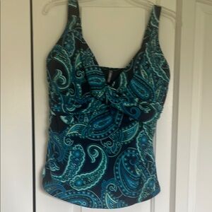 Women's Lands’ End swim/ tankini top. 14DD. 
Underwire